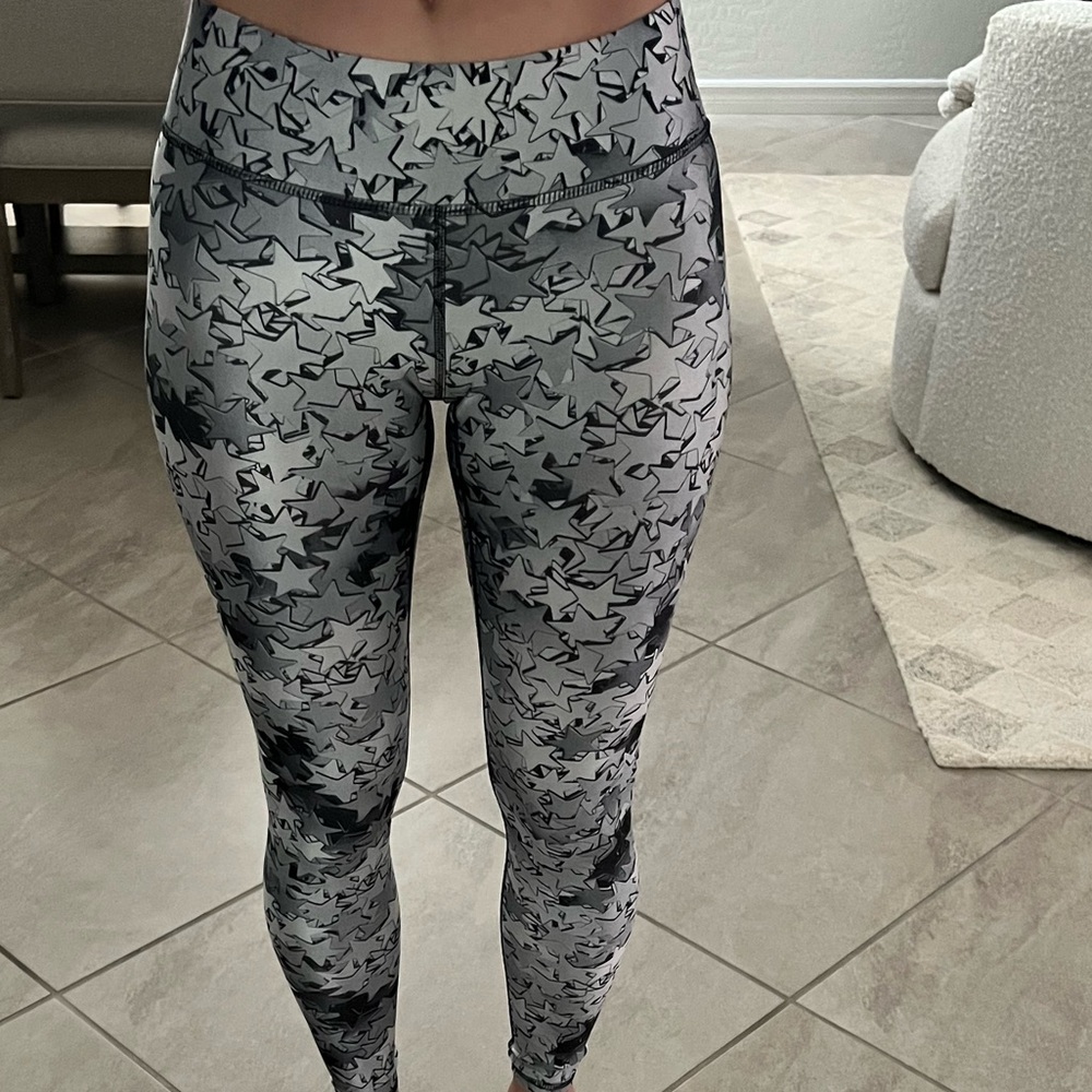 Gray and Black Marble Pattern Leggings - Picture 3 of 4